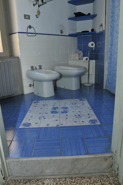 La Concordia Bed & Breakfast Наполи Стая снимка