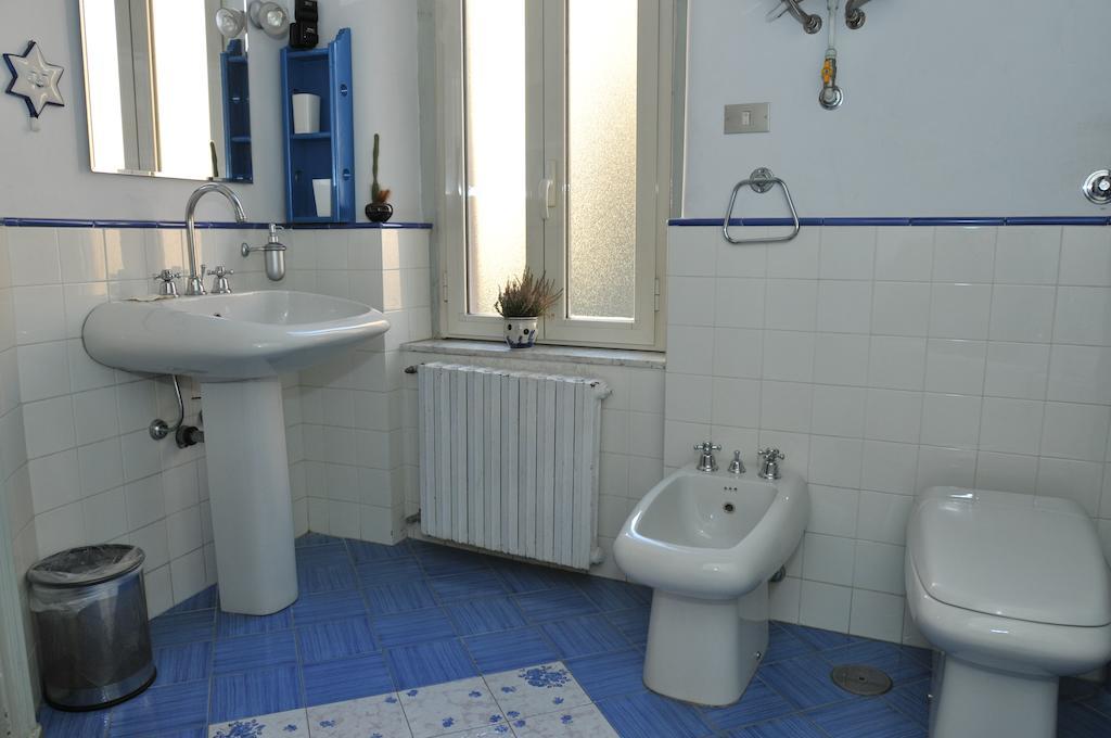 La Concordia Bed & Breakfast Наполи Стая снимка